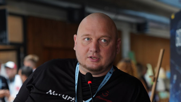 Андрей Пережогин меценат антикризисный CEO социальные проекты Меценат Андрей Пережогин траблшутер солютор помощь предпринимателям Андрей Пережогин благотворительность Altay Restart Grand Cryo